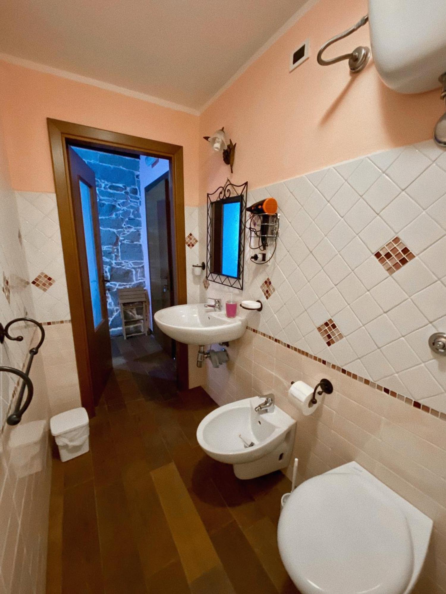 Bed and Breakfast Domos Antigas Bottidda Экстерьер фото